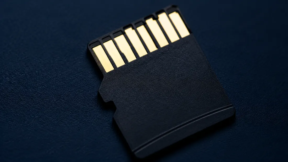 Why a 128GB card shows 119GB — and when it's actually fraud